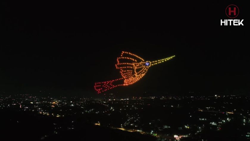 Cánh chim hạt tạo bởi Drone light show