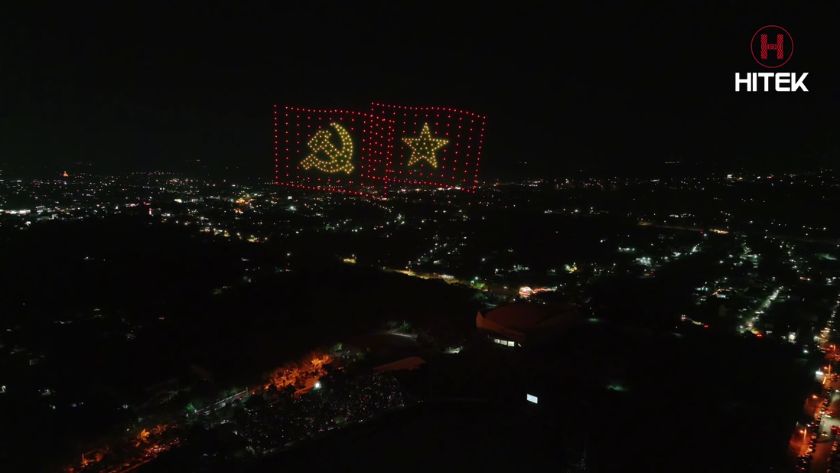 Hình ảnh lá cờ tổ quốc - cờ Đảng trong drone light show
