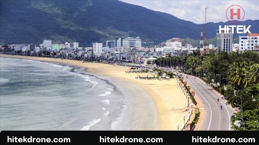 Bãi biển Quy Nhơn (Đường Xuân Diệu) thu hút nhiều khách du lịch nếu biểu diễn drone light show