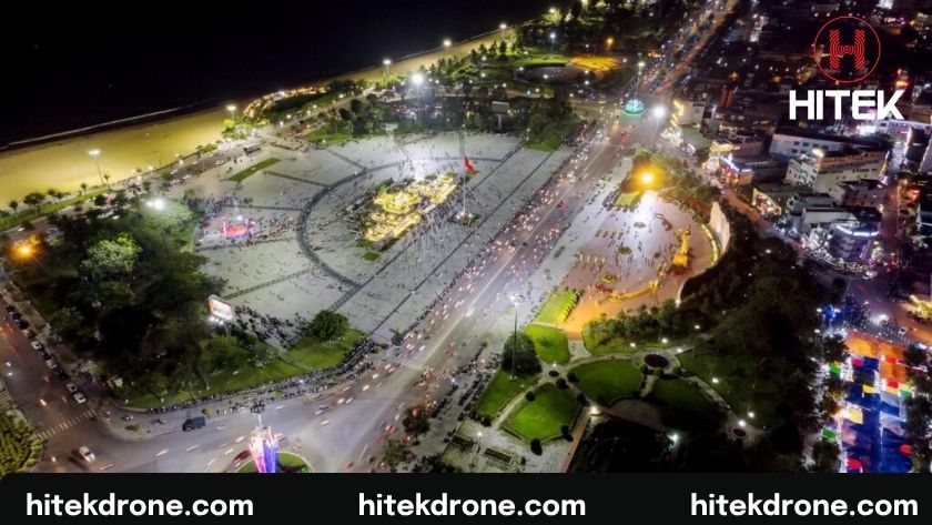 Quảng trường Nguyễn Tất Thành với bãi đáp lớn thích hợp bay drone light show